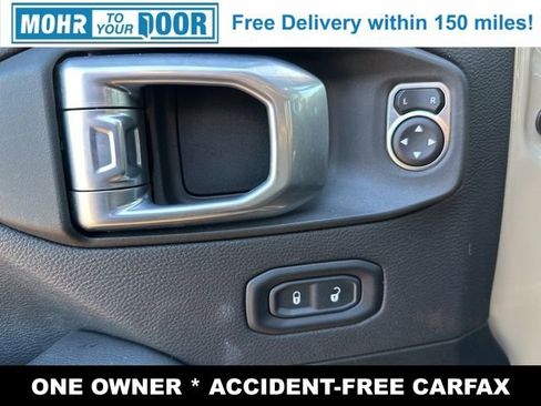 Used 2022 Jeep Gladiator Mojave w/ Cold Weather Group image 18