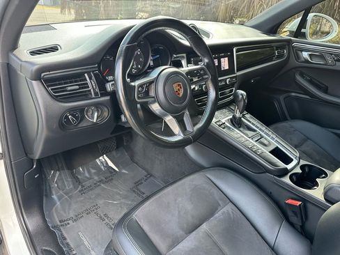 Used 2020 Porsche Macan w/ Driver Memory Package AWD/4WD image 17