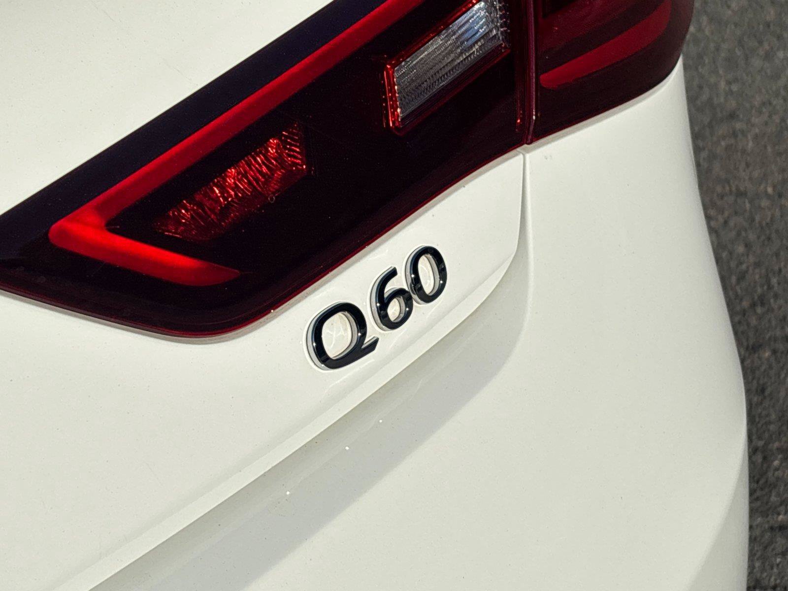 Used 2022 INFINITI Q60 3.0t Luxe w/ Essential Package RWD image 11