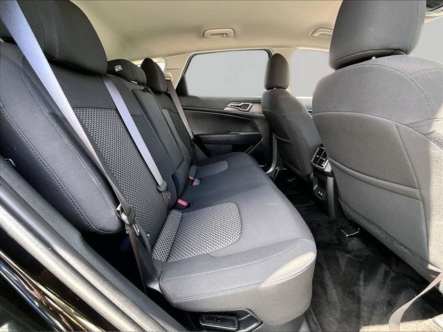Used 2026 Kia Sportage LX FWD image 16