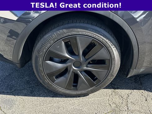 Used 2025 Tesla Model Y Long Range image 19