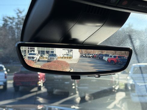 Used 2024 GMC Sierra 2500 AT4 w/ AT4 Premium Plus Package image 18