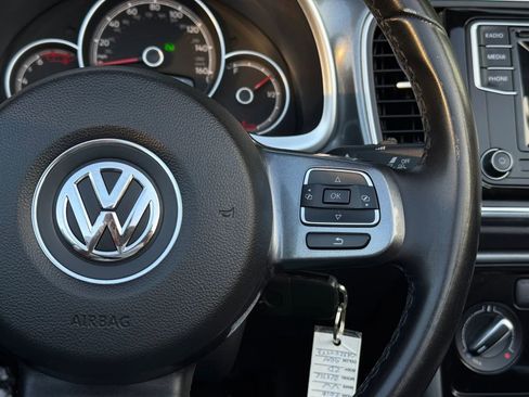 Used 2018 Volkswagen Beetle 2.0T Coast FWD image 30