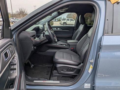 Certified 2025 Ford Explorer ST-Line w/ Premium Package image 13