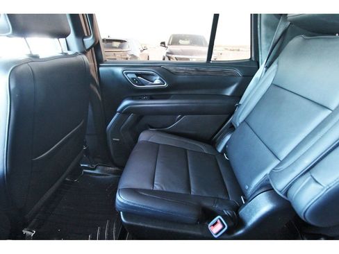 Used 2021 Chevrolet Tahoe Z71 w/ Z71 Signature Package image 12