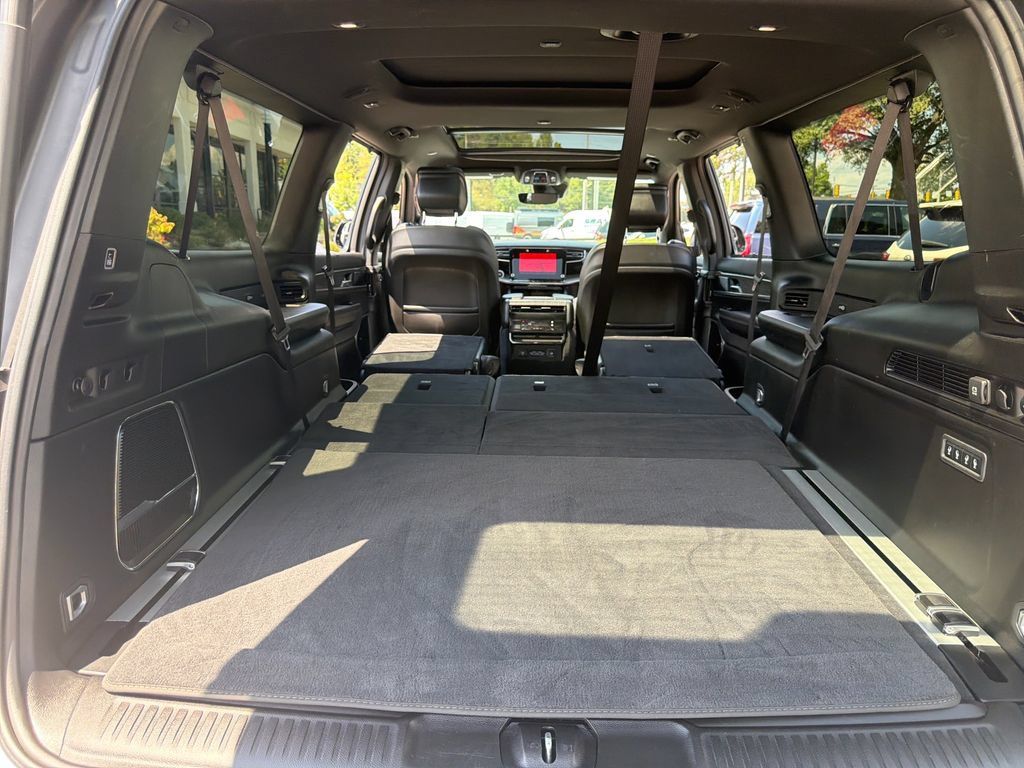 Used 2023 Jeep Wagoneer L Series III w/ Premium Group I RWD image 37