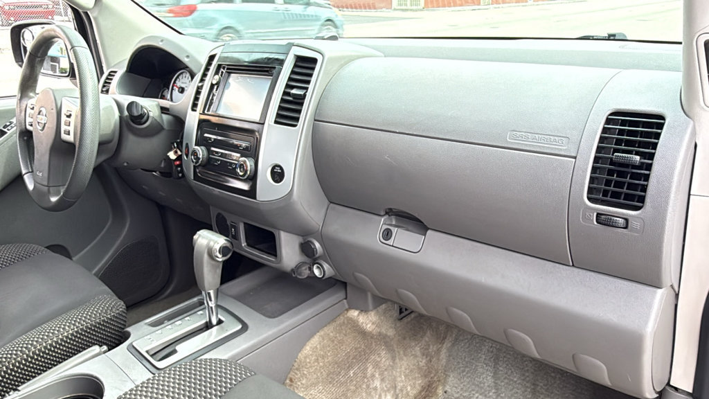 Used 2016 Nissan Frontier Desert Runner RWD image 39