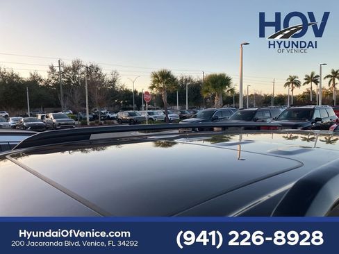 Used 2024 Hyundai Santa Fe Limited image 5