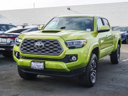 Used 2023 Toyota Tacoma TRD Sport AWD/4WD image 4