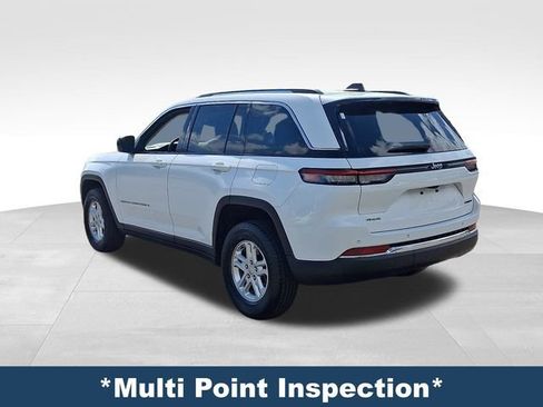 Used 2023 Jeep Grand Cherokee Laredo AWD/4WD image 5