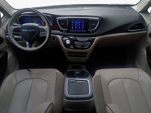 Used 2017 Chrysler Pacifica Limited image 20