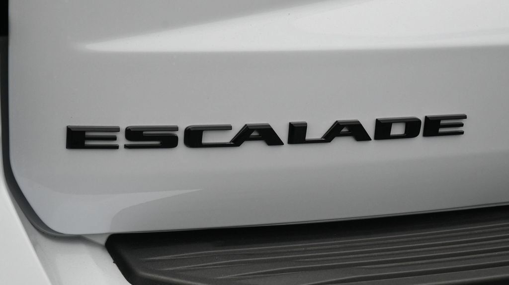 Certified 2026 Cadillac Escalade ESV Platinum Sport w/ LPO, ONYX Package AWD/4WD image 21
