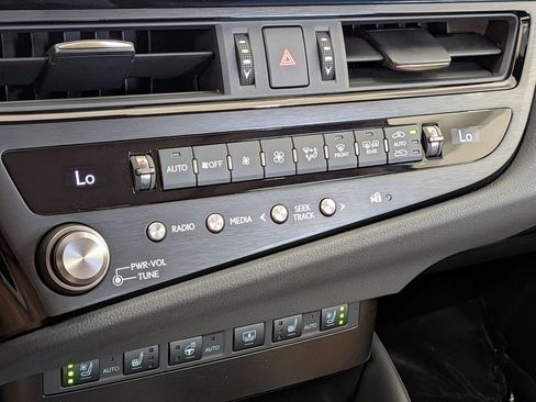 Used 2025 Lexus ES 350 w/ Accessory Package (Z2) FWD image 24