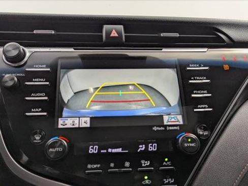 Used 2019 Toyota Camry LE image 27