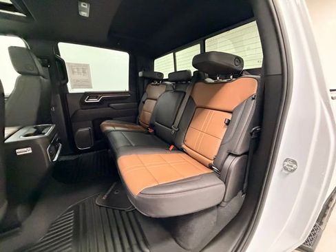 Certified 2025 Chevrolet Silverado 2500 High Country w/ Technology Package image 26