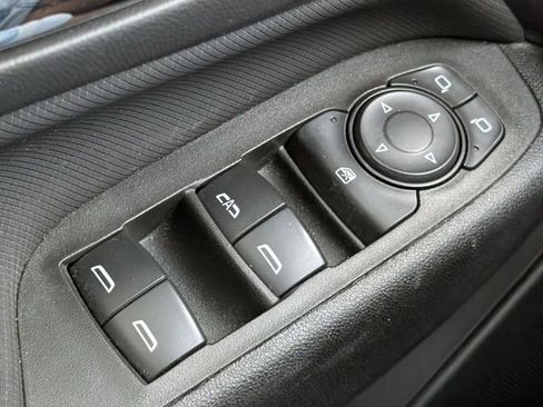 Used 2024 Chevrolet Equinox RS FWD image 21