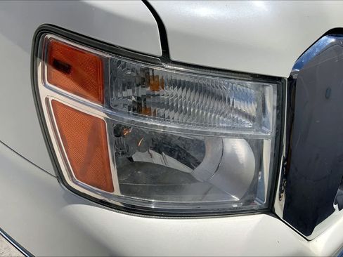 Used 2016 Nissan NV 3500 SV RWD image 30