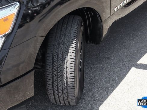 Used 2020 Nissan Titan SV w/ SV Convenience Package image 46