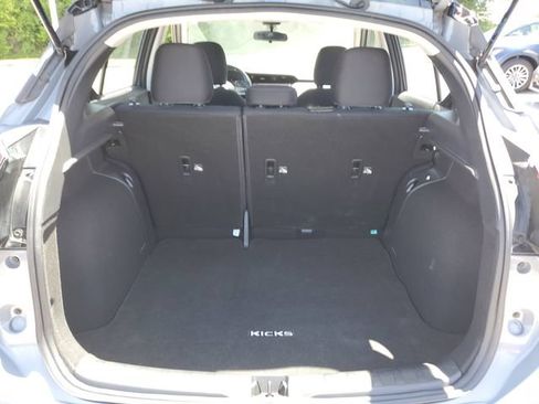 Used 2023 Nissan Kicks SV FWD image 9