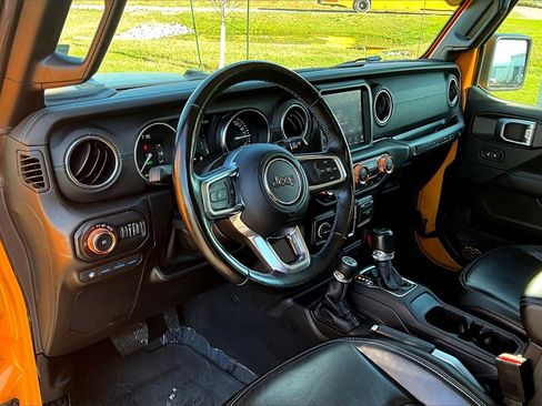 Used 2021 Jeep Wrangler Unlimited Rubicon 4xe w/ Cold Weather Group image 14