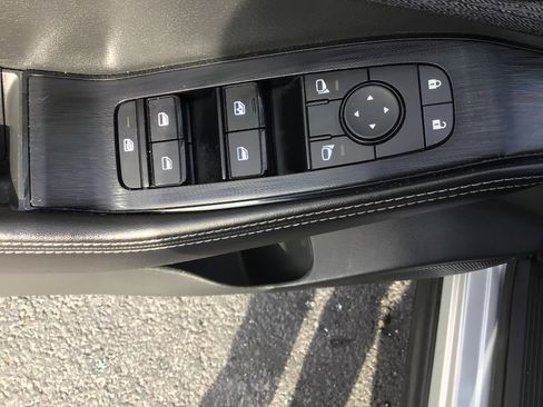 Used 2023 Nissan Rogue SV image 8