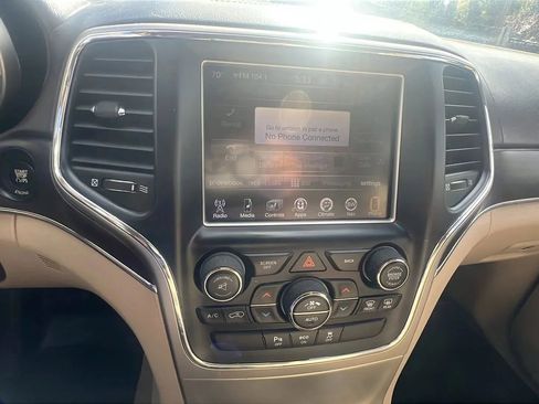 Used 2014 Jeep Grand Cherokee Overland image 17