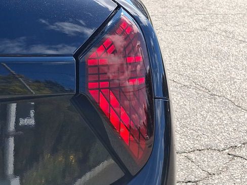 Used 2025 MINI Cooper 2-Door Hardtop image 10