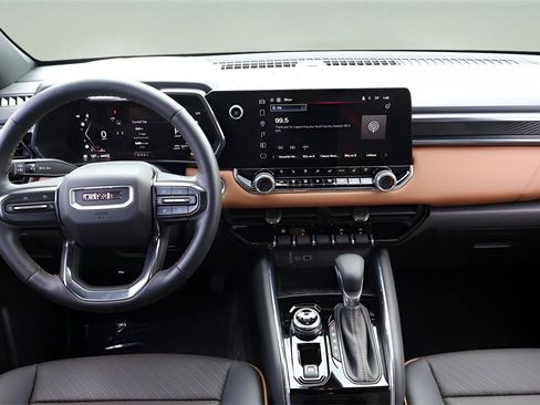 Used 2025 GMC Canyon AT4 w/ Nightfall Edition image 14