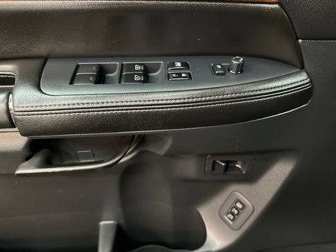 Used 2014 Nissan Armada Platinum w/ 2nd Row Captain Seat Package AWD/4WD image 17