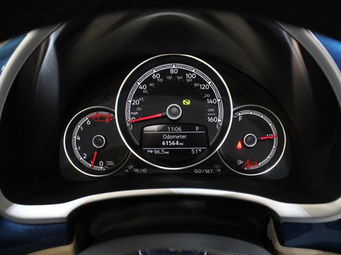 Used 2018 Volkswagen Beetle 2.0T SE w/ SE Premium Package image 52