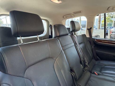 Used 2020 Lexus LX 570 4WD w/ Luxury Package image 42