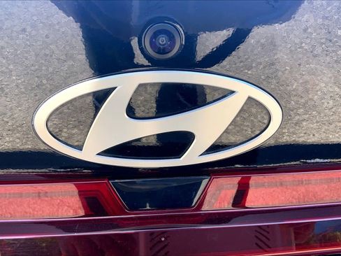Used 2024 Hyundai Elantra SE FWD image 29