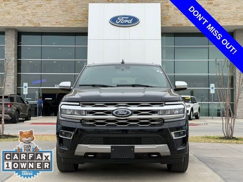 Used 2022 Ford Expedition Platinum image 2