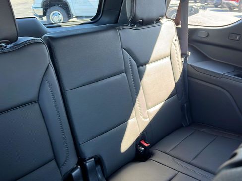 Used 2023 GMC Yukon Denali image 32