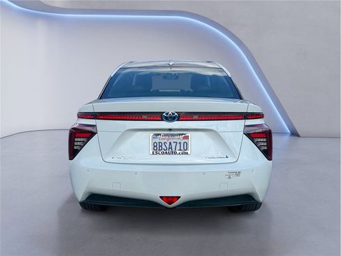 Used 2017 Toyota Mirai image 5