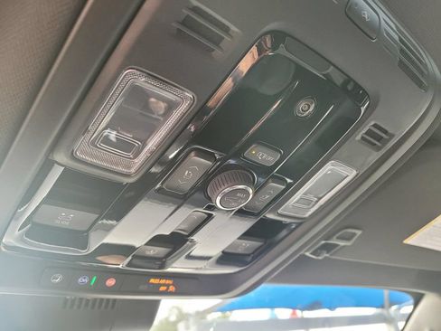 Used 2026 Chevrolet Suburban Premier RWD image 28