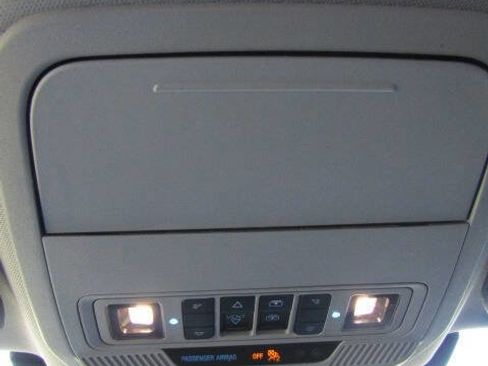 Used 2022 Ford Explorer Limited w/ Equipment Group 301A AWD/4WD image 19
