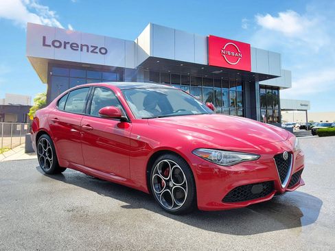 Used 2022 Alfa Romeo Giulia Ti w/ Active Assist Plus Package RWD image 4