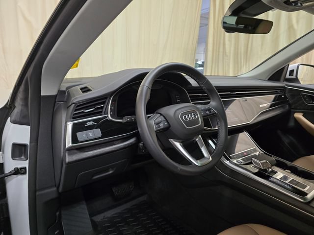 Certified 2025 Audi Q8 Premium AWD/4WD image 17