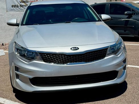 Used 2017 Kia Optima LX FWD image 3