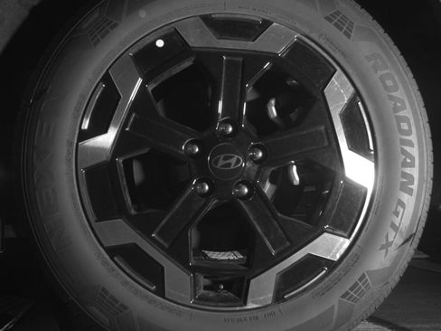 Used 2026 Hyundai Santa Fe SEL FWD image 16