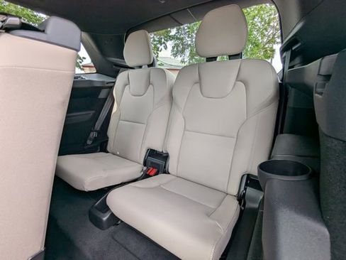 Certified 2025 Volvo XC90 B5 Core w/ Protection Package Premier image 17