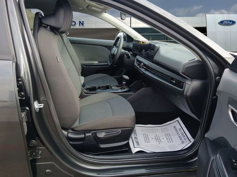 Used 2025 Kia K4 LXS image 15