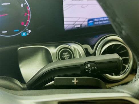 Used 2025 Mercedes-Benz GLB 250 GLB 250 image 18