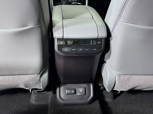 New 2026 Toyota Highlander Platinum image 26