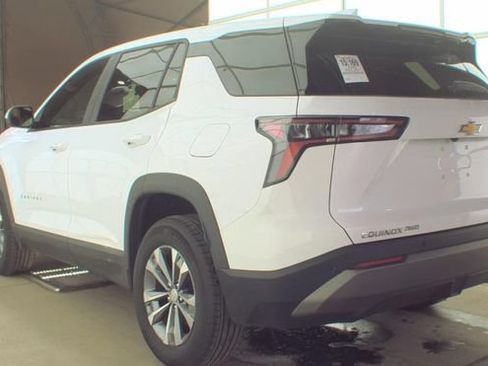 Used 2025 Chevrolet Equinox LT AWD/4WD image 3