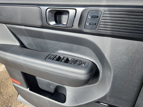 Used 2025 Hyundai Santa Fe Calligraphy image 9