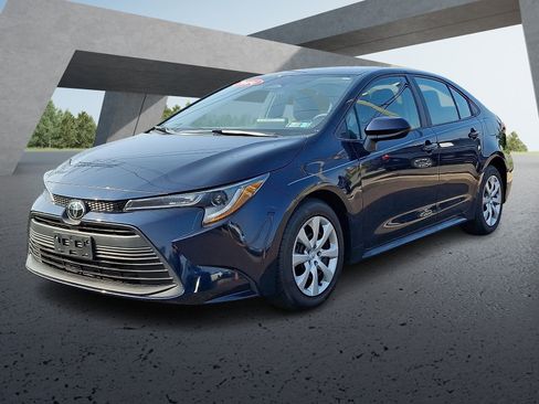 Certified 2024 Toyota Corolla LE FWD image 3