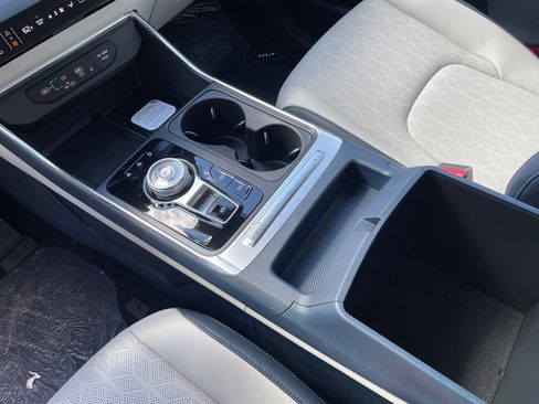 New 2026 Kia Carnival EX FWD image 9