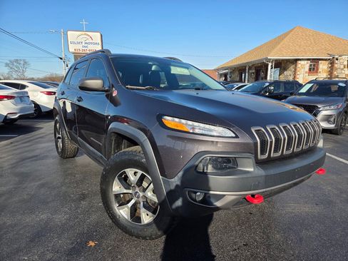 Used 2016 Jeep Cherokee Trailhawk w/ Cold Weather Group image 7